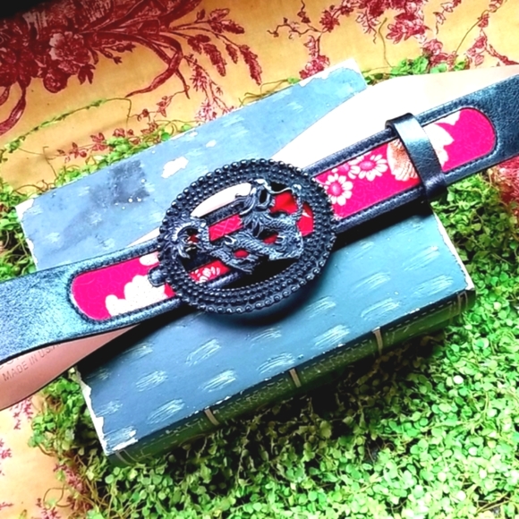 STREETS AHEAD Red Oriental Fabric Inset Black Leather Artsy Dragon Buckle Belt - Picture 4 of 16